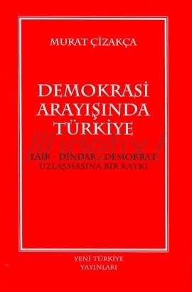 Demokrasi Arayışında Türkiye Kitap Kapağı